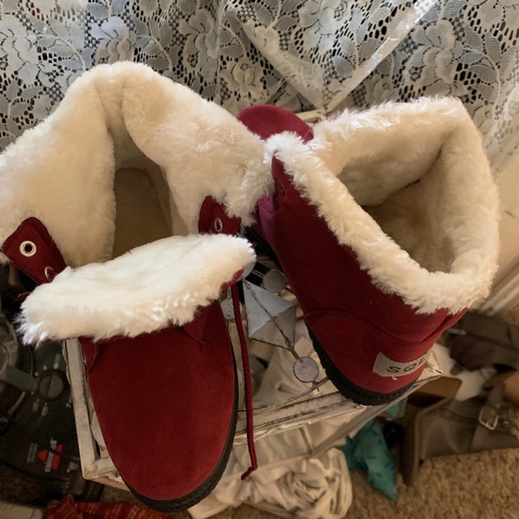 “SQL” Plush Red/Wine Color Boots - Picture 3 of 6